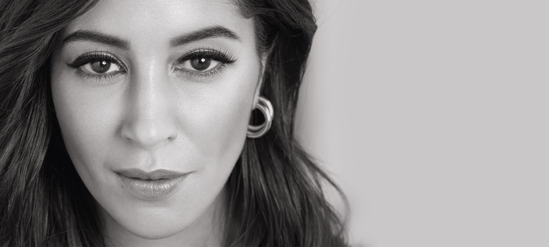 Leila Bekhti Volume Million Hero