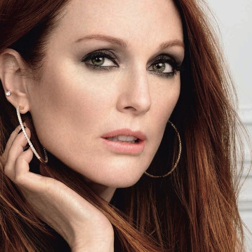 Juliannemoore Age Perfect Renaissance Cellulaire Hero