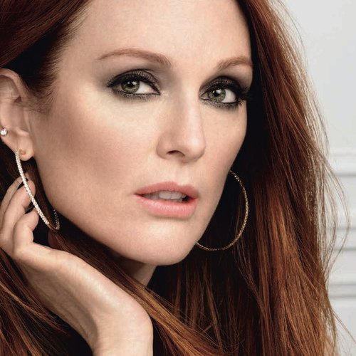 Juliannemoore Age Perfect Renaissance Cellulaire Hero